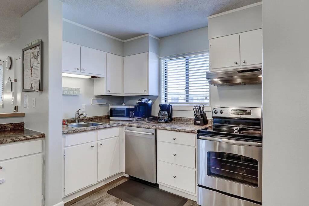 Resort Breeze- 2 Bedroom Pools, Hot Tub, Tennis, Beach Hilton Head Island Buitenkant foto